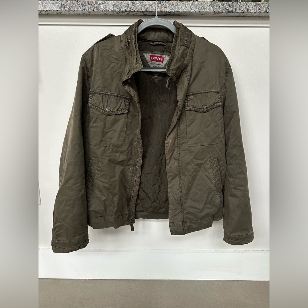 Levi Men’s Army Green Quilted Bomber Jacket with Packable Hood